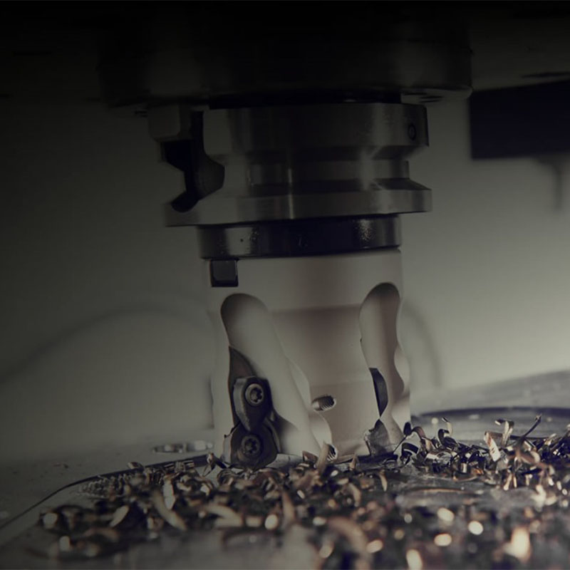 CNC dik işleme merkezi ile hassas metal üretimi